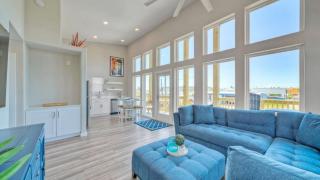 Sleeps 16 2 Homes Priv Pool Ping-Pong 1Block to Alister St. Shops Dining - 1