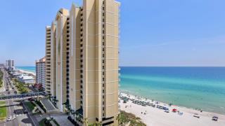 Beachfront Condo w Ocean Views Pool Access Emerald Isle 808 by AvantStay - 9