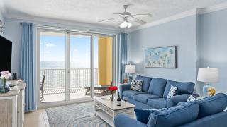 Beachfront Condo w Ocean Views Pool Access Emerald Isle 808 by AvantStay - 5