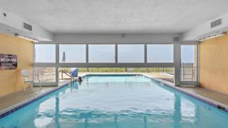 Beachfront Condo w Ocean Views Pool Access Emerald Isle 808 by AvantStay - 4
