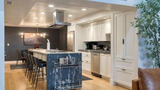 Parkside Condo by AvantStay Walk to Ski Lifts Town Pool Hot Tub Access - 1