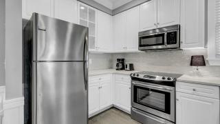 125 Grand Pavillion by AvantStay Steps from Sand - Isle of Palms - 3