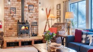 Mountain Cabin w Fireplace Balcony Easy Ski Access Bear Americana - 9