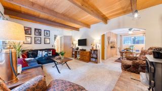 Mountain Cabin w Fireplace Balcony Easy Ski Access Bear Americana - 2