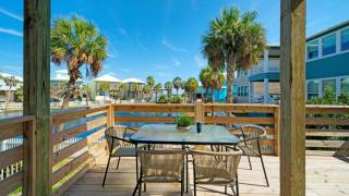 Coastal Escape w Pond Views Pool Access Graham’s Getaway by AvantStay - 8