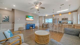 Sleeps 33 4 Condos Walk to the Beach Resort-Style Pool Endless Summer Resort - 2