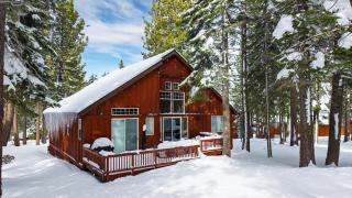 Pinewood Lodge by AvantStay Cozy Cabin Near Ski Resorts Hiking - 0
