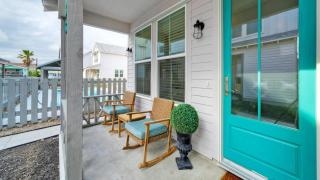 2 Homes in Old Town by AvantStay Sleeps 19 Pool Newly Built Walk to Eats Music More - 5