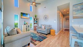 Family-Friendly Beach Home BBQ Patio Fire Pit Mins to Beach Bottoms Up by AvantStay - 8