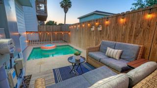 Sleeps 22 2 Homes w Private Pool Patio Walkable Location Golf Cart Zone - 8