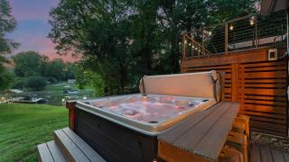 Shady Daze: Waterfront Home w Deck Hot Tub Lake Views - 8