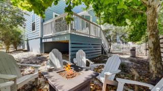Salty Rose Inn: Rosemary Beach Home w Porch Firepit Pool Access - 8
