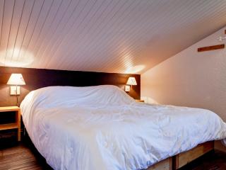 Appartement charmant à Courchevel 1550, à 50m des pistes, 60m², balcon, parking couvert - FR-1-514-23 - 2