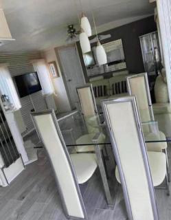 Lovely Caravan With Large Decking Area At Southview Ref 33179S - 3