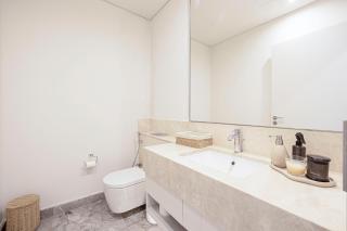 Dubai Hills - Modern 5 Bedroom Expansive Villa by TLRE Holiday Homes - 3
