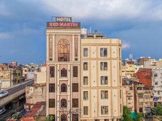 Hotel Red Martin 2 min walk from Golden Temple - 0