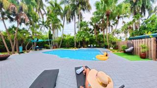 Villa Calma Hidden Tropical Gem with Gym and Pool - 1