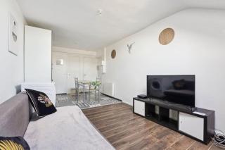 Downtown Apartment with Garage Parking - 4