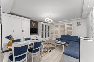 Nad Sudołem Homely Apartment by BookingHost - 0