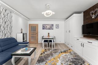 Nad Sudołem Homely Apartment by BookingHost - 9