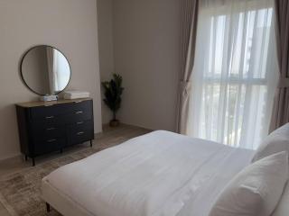 Large 4BR Stay Yas Island Fun at Your Doorstep - 9