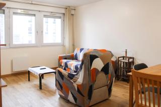 Bright apartment just steps from the park - 6