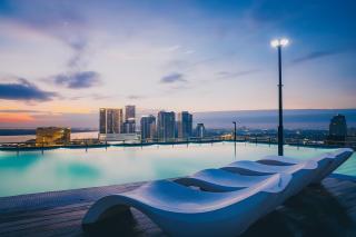 Hotel Serviced Condo Unique Infinity Pool with Mekong River View - Phnom Penh - 0