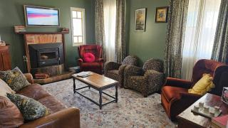 Family Farmside Retreat! Wine, Roos + Pet friendly - 8