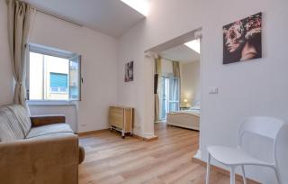 3 Bedroom Amazing Apartment In Genova - 9