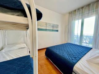 Beachfront flat with sea view - 6
