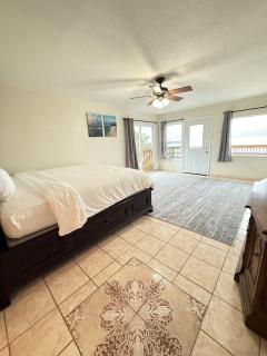 Waterfront 3BR 2BA Home near Kemah NASA Galveston - 8