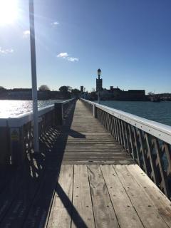 Centre of Yarmouth, Isle of Wight, sunny cottage - 7