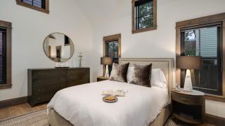 Noble House - 4
