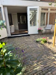 De kleine Bongerd -The little Orchard - 0