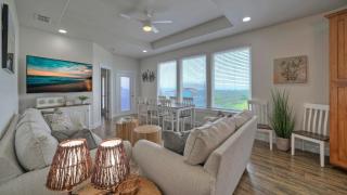 Beach Boardwalk Pool Access Ocean Views Coral Reef by AvantStay - 5