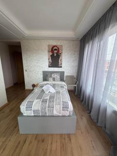 Appartement neuf avec piscine, balcon et à deux pas de la mer" - 2