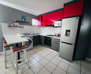 Entire Modern, Secure & Central Flat in Milnerton - 0