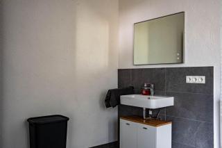 Ringtoys Rooms mit einem Gemeinschaftsbad One bathroom to share with four rooms - 2