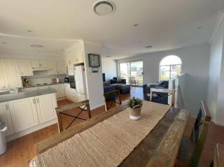Sandy Adventures - Pet Friendly - 1 MIn to Beach - 3