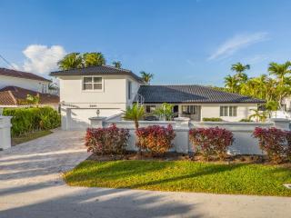 Mediterranean inspired oasis in beautiful Fort Lauderdale - 9