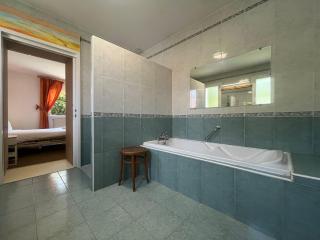 Belle villa calme, parking, jardin, Climatisation - 2