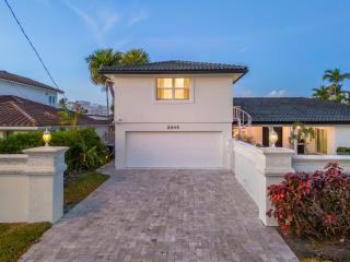 Mediterranean inspired oasis in beautiful Fort Lauderdale - 3