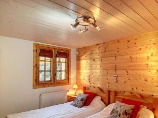 Ferme rénovée 4 ch, 3 sdb, PARKING, WIFI, proche pistes et commerces - FR-1-572-25 - 7