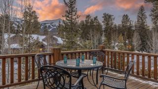 Rustic Timber Lodge - 7