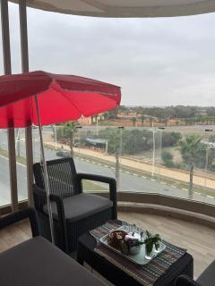 Appartement neuf avec piscine, balcon et à deux pas de la mer" - 9