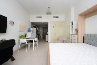 Fully Furnished Studio Hilliana Tower Sea View and Burj View - 3