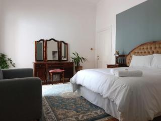 Guinea Fowl Lodge - Lagoon & Heads View B&B, Central Knysna - 2