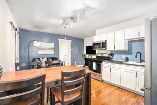 Golden Haven - New Corporate Apt Downtown - 2