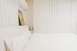 B'Near Hongdae Station, 30sec on foot - 2