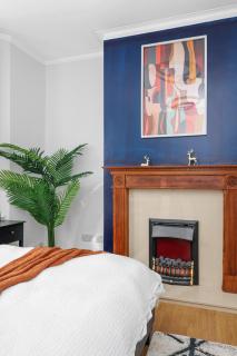 5-Bed London Croydon Townhouse by Harlingtoin - 1